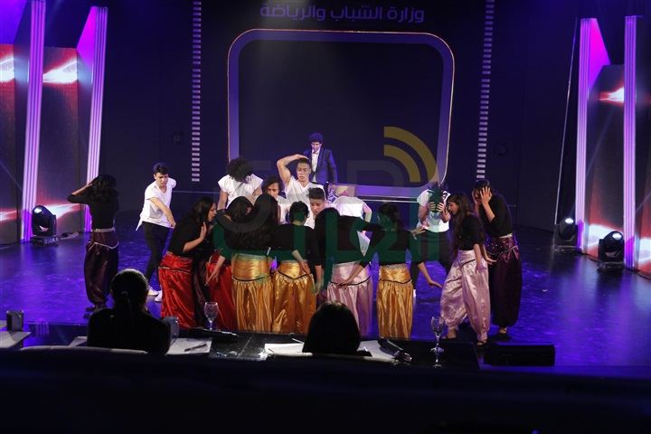 "الفنون الشعبية" بمهرجان "إبداع" تبدأ فعالياته على "مسرح" وزارة الشباب والرياضة "الفنون الشعبية" بمهرجان "إبداع" تبدأ فعالياته على "مسرح" وزارة الشباب والرياضة