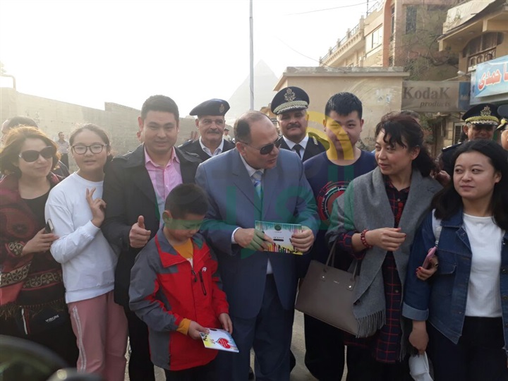  مدير أمن الجيزة يواصل حملاته على المنطقة الآثرية.. والسائحون: نشعر بالأمن والأمان فى مصر