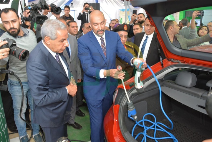 مصر تشهد افتتاح أول شبكة لمحطات شحن السيارات الكهربائية مصر تشهد افتتاح أول شبكة لمحطات شحن السيارات الكهربائية