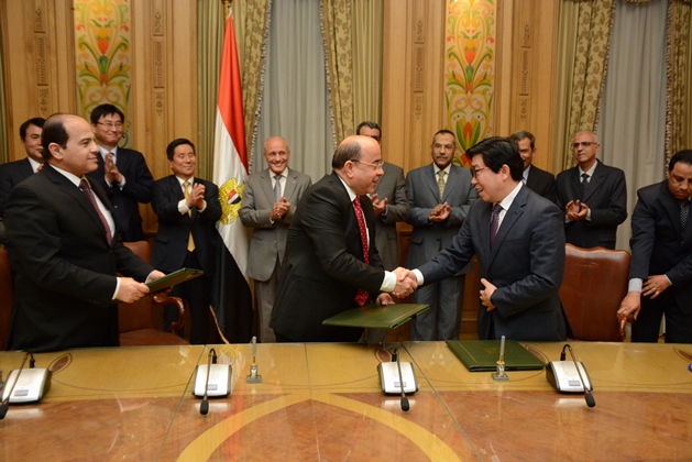 تعاون "مصري-كوري" لإنشاء مصنع للأجهزة الطبية في مصر تعاون "مصري-كوري" لإنشاء مصنع للأجهزة الطبية في مصر