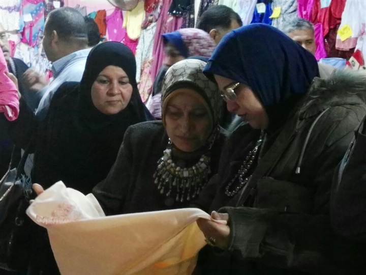 بالصور.. معرض لبيع منتجات طلاب التعليم الفني بكفر الشيخ