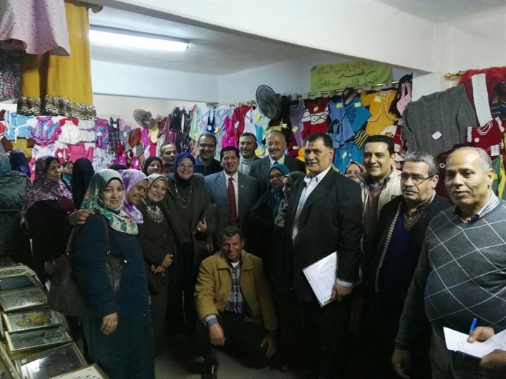 بالصور.. معرض لبيع منتجات طلاب التعليم الفني بكفر الشيخ