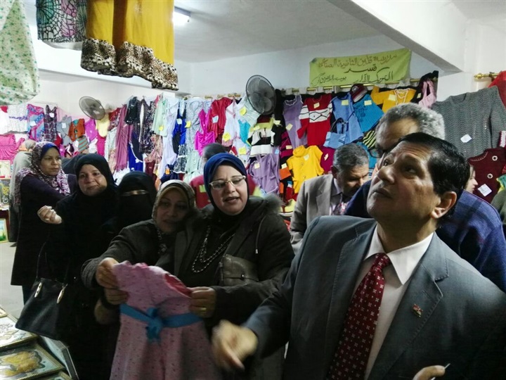 بالصور.. معرض لبيع منتجات طلاب التعليم الفني بكفر الشيخ