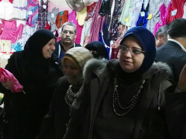 بالصور.. معرض لبيع منتجات طلاب التعليم الفني بكفر الشيخ