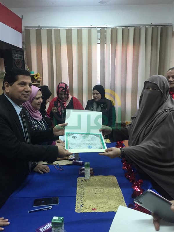 بالصور.. وكيل تعليم كفر الشيخ يكرم الفائزين ببطولة الجمهورية للصديق الموهوب لكرة القدم