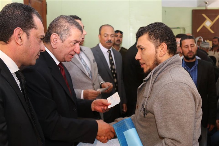 بالصور.. محافظ كفرالشيخ: 400 ألف جنيه لإقامة صرف صحي في "برج مغيزل"