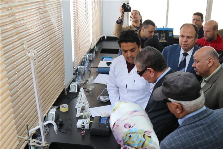 بالصور.. محافظ كفر الشيخ يطلق إشارة بدء تشغيل محطة مياه "عزيز" بقلين تجريبيًا 
