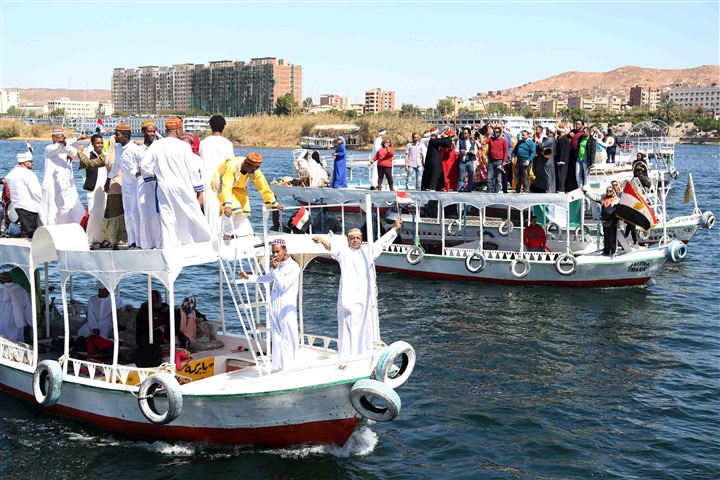 موكب نيلي لـ7 دول من 3 قارات في مهرجان أسوان الدولي للثقافة والفنون موكب نيلي لـ7 دول من 3 قارات في مهرجان أسوان الدولي للثقافة والفنون