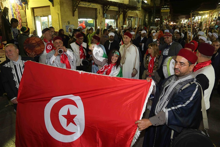 موكب نيلي لـ7 دول من 3 قارات في مهرجان أسوان الدولي للثقافة والفنون موكب نيلي لـ7 دول من 3 قارات في مهرجان أسوان الدولي للثقافة والفنون
