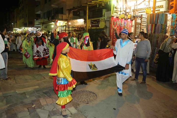 موكب نيلي لـ7 دول من 3 قارات في مهرجان أسوان الدولي للثقافة والفنون موكب نيلي لـ7 دول من 3 قارات في مهرجان أسوان الدولي للثقافة والفنون