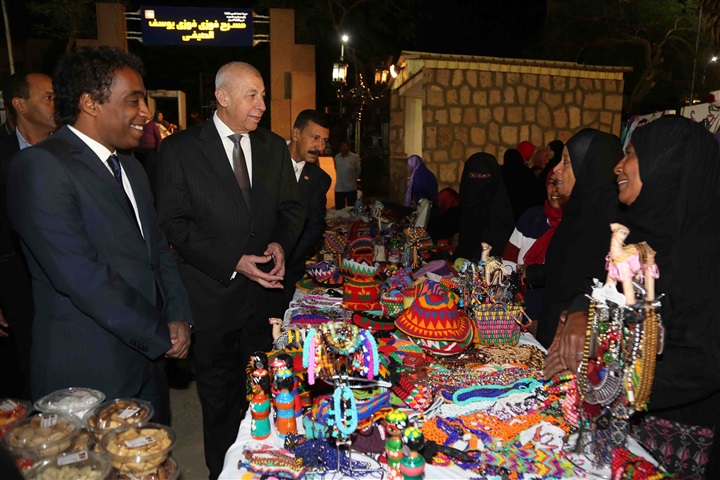 موكب نيلي لـ7 دول من 3 قارات في مهرجان أسوان الدولي للثقافة والفنون موكب نيلي لـ7 دول من 3 قارات في مهرجان أسوان الدولي للثقافة والفنون