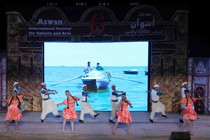 موكب نيلي لـ7 دول من 3 قارات في مهرجان أسوان الدولي للثقافة والفنون موكب نيلي لـ7 دول من 3 قارات في مهرجان أسوان الدولي للثقافة والفنون