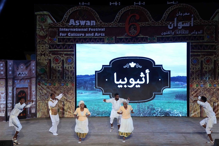 موكب نيلي لـ7 دول من 3 قارات في مهرجان أسوان الدولي للثقافة والفنون موكب نيلي لـ7 دول من 3 قارات في مهرجان أسوان الدولي للثقافة والفنون