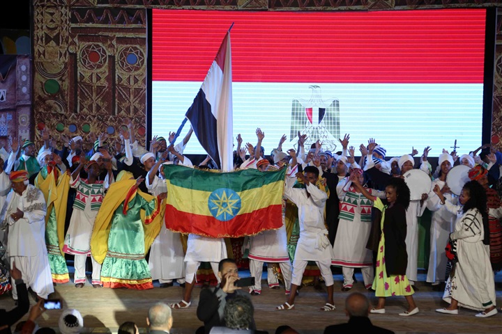 موكب نيلي لـ7 دول من 3 قارات في مهرجان أسوان الدولي للثقافة والفنون موكب نيلي لـ7 دول من 3 قارات في مهرجان أسوان الدولي للثقافة والفنون
