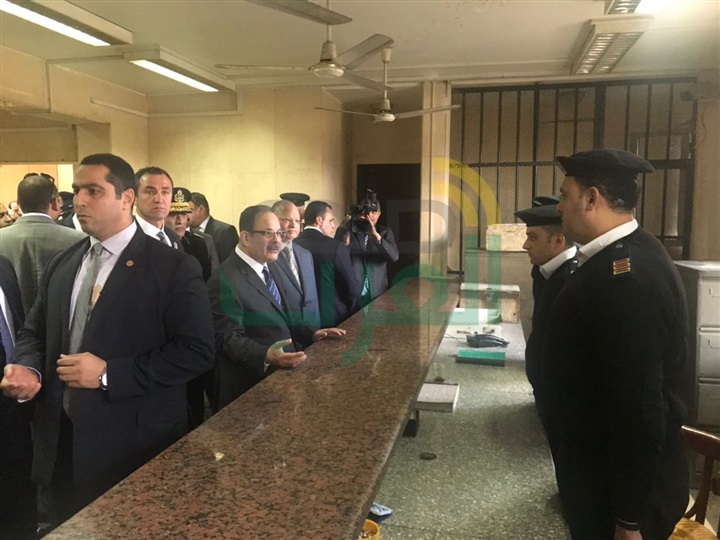 بالصور.. وزير الداخلية يتفقد التمركزات الأمنية ويفاجئ قسم الجمالية