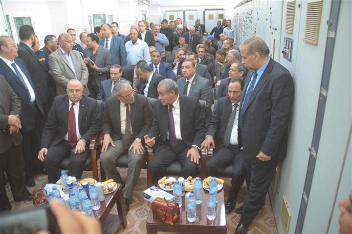 وزير التموين يفتتح صومعة بنىي مزار ومجمع سلع بمطاي