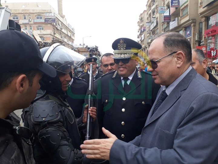 بالصور.. مدير أمن الجيزة يقود حملة لرفع الاشغالات بأكتوبر