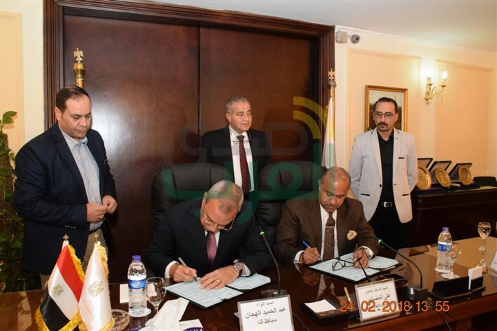 وزير التموين ومحافظ قنا يشهدان توقيع عقد تخصيص أول منطقة لوجستية بقنا 