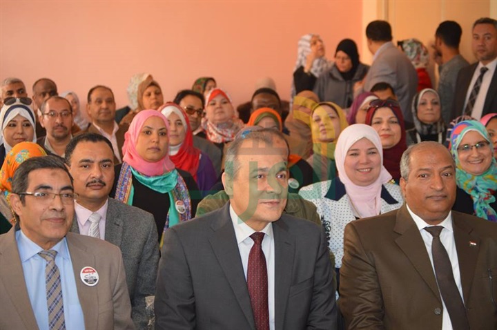 مدير تعليم القاهرة يقود القافلة التعليمية إلي حي الأسمرات بمدرسة تحيا مصر 
