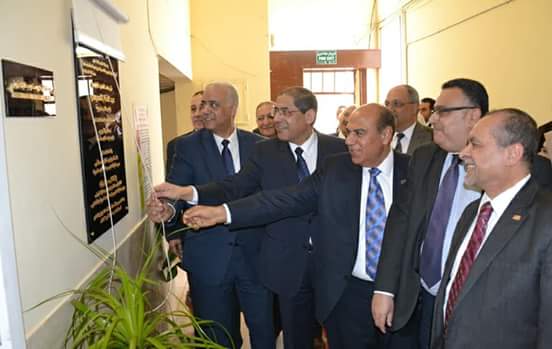 الكردي يفتتح وحدة الميكروسكوب الالكتروني بكلية علوم الاسكندرية 