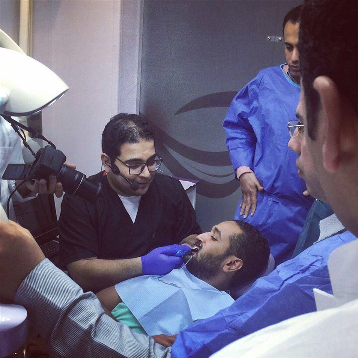 «البيومي» يكشف أسباب وعلاج التهابات اللثة والروائح الكريهة «البيومي» يكشف أسباب وعلاج التهابات اللثة والروائح الكريهة