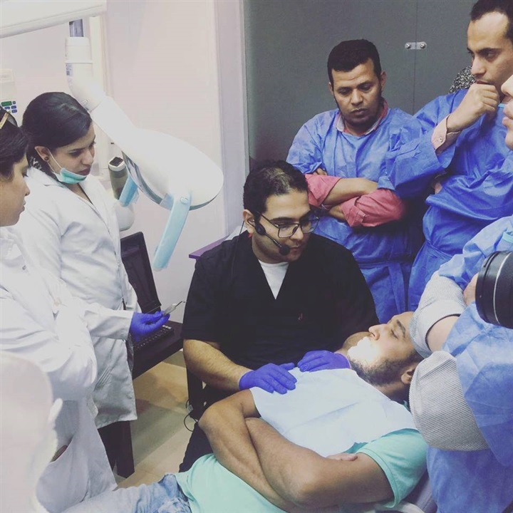 «البيومي» يكشف أسباب وعلاج التهابات اللثة والروائح الكريهة «البيومي» يكشف أسباب وعلاج التهابات اللثة والروائح الكريهة