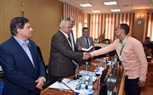 توزيع عقود 