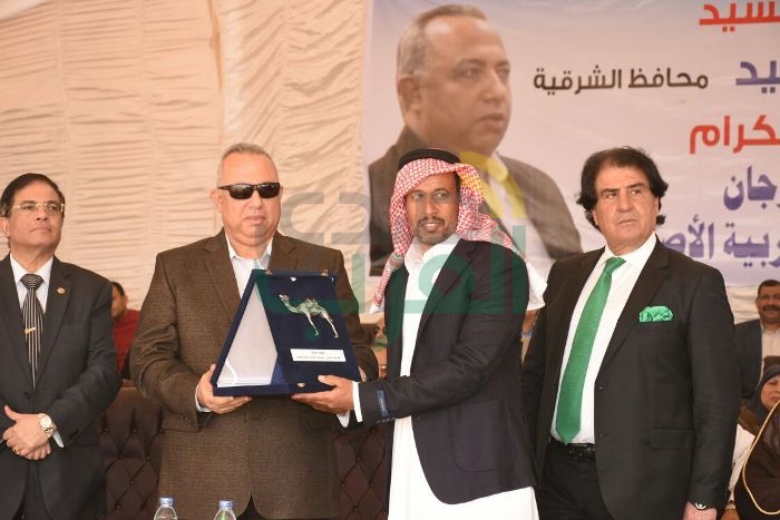محافظ الشرقية يكرم المشرفين والمشاركين في مهرجان الشرقية التاسع للهجن العربية