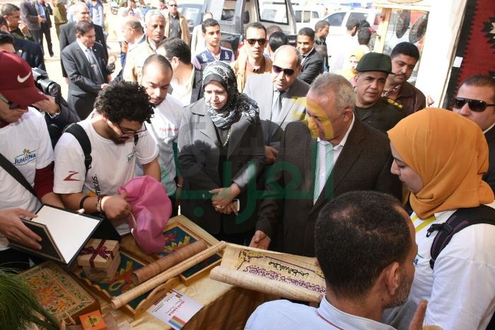 محافظ الشرقية يفتتح معرض لمنتجات الأسر المنتجة والمرأة الريفية 