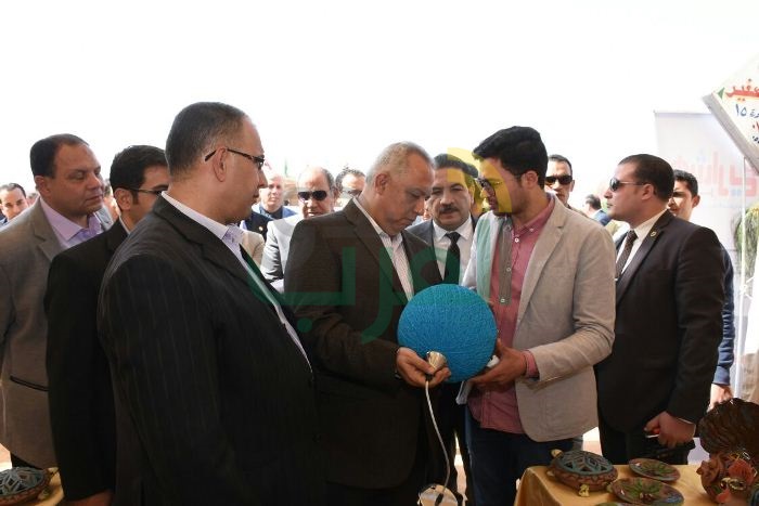 محافظ الشرقية يفتتح معرض لمنتجات الأسر المنتجة والمرأة الريفية 