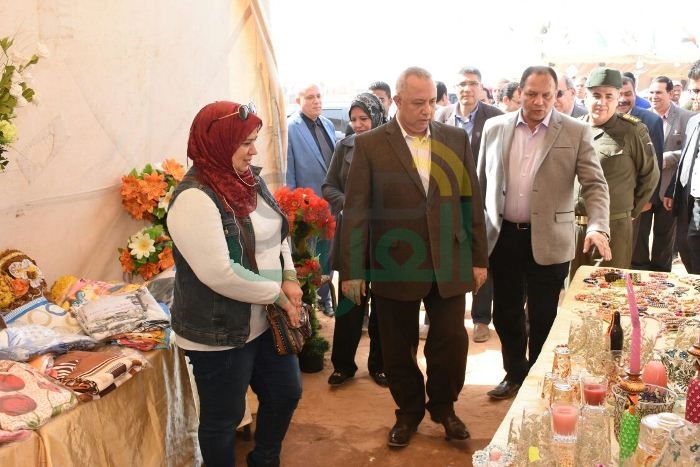 محافظ الشرقية يفتتح معرض لمنتجات الأسر المنتجة والمرأة الريفية 