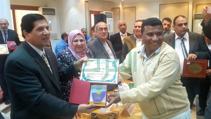 بالصور.. تكريم 57 معلمًا مثاليًا بإدارتي غرب وشرق كفر الشيخ