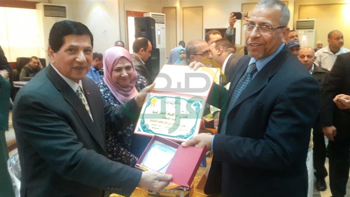 بالصور.. تكريم 57 معلمًا مثاليًا بإدارتي غرب وشرق كفر الشيخ
