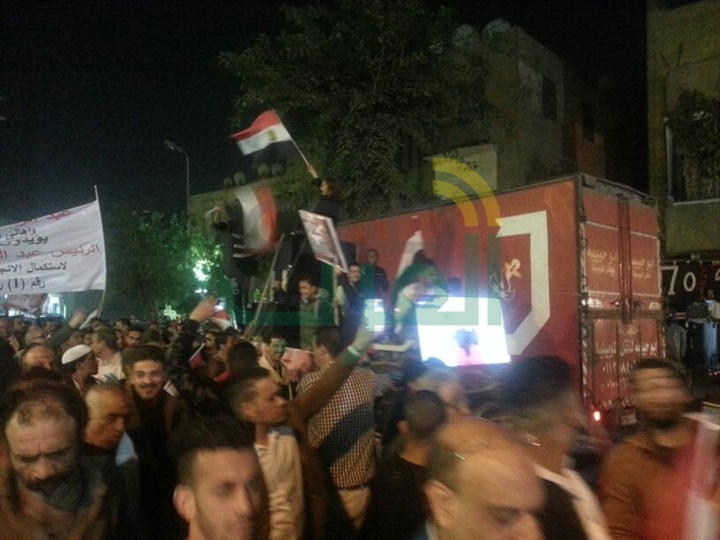 بالصور.. مسيرة حاشدة لدعم «السيسى» فى الانتخابات الرئاسية بـ«روض الفرج»