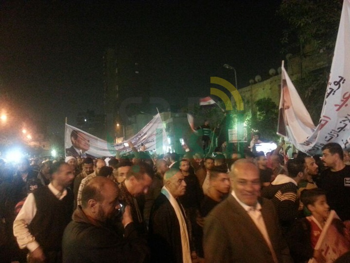 بالصور.. مسيرة حاشدة لدعم «السيسى» فى الانتخابات الرئاسية بـ«روض الفرج»