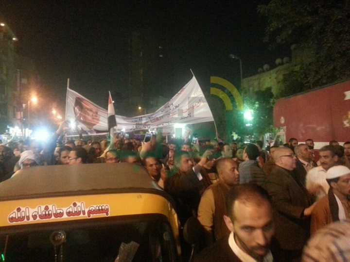 بالصور.. مسيرة حاشدة لدعم «السيسى» فى الانتخابات الرئاسية بـ«روض الفرج»