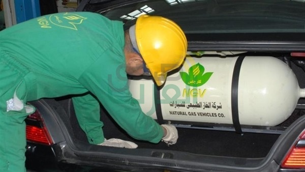 محافظ مطروح: لأول مرة خدمة الغاز الطبيعي بمحطات تموين السيارات