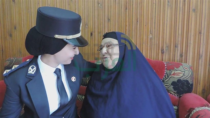 بالصور.. أمن كفر الشيخ يرسم البسمة علي وجوه«المسنات» في اليوم العالمي للمرأة