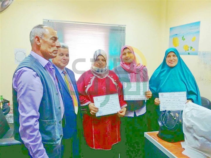 بالصور.. تكريم مديري المدارس المتميزة في بيلا