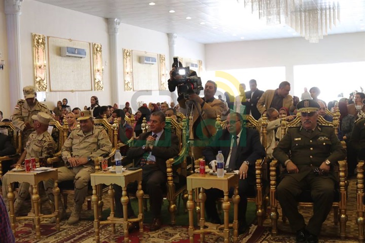 بالصور.. محافظ كفرالشيخ ومساعد وزير الداخلية ورجال الجيش يشهدون الإحتفال بـ"يوم الشهيد "