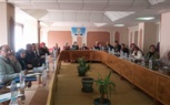 مائدة مستديرة حول 