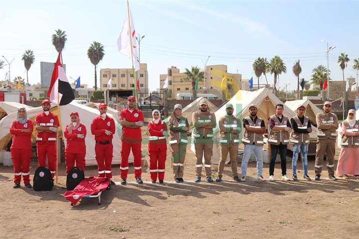 بالفيديو والصور.. تجربة محاكاة حية لإجلاء مصابين في حادث حريق بمشروع " صقر 25 " بكفر الشيخ