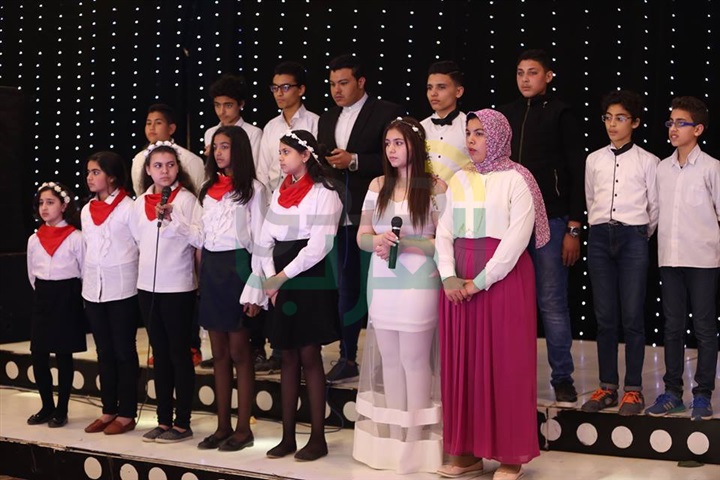 بالصور.. محافظ كفرالشيخ ومساعد وزير الداخلية ورجال الجيش يشهدون الإحتفال بـ"يوم الشهيد "
