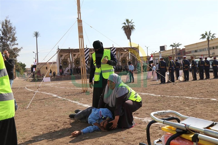 بالفيديو والصور.. تجربة محاكاة حية لإجلاء مصابين في حادث حريق بمشروع " صقر 25 " بكفر الشيخ