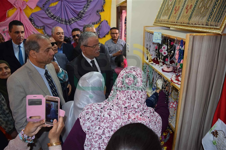 محافظ المنيا يفتتح مشروعات خدمية بمركزي مطاى وبني مزار