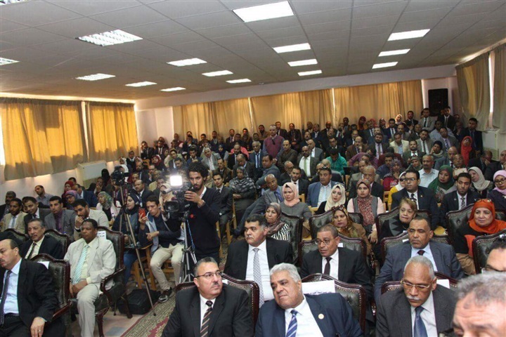 "عاشور": النقابة ستظل للمشتغلين ومعاهد المحاماة لإعداد المحامي مهنيا ً ونفسيا ً وسلوكيا ً