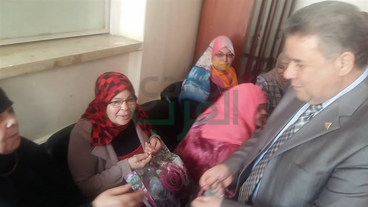 رئيس جامعة بنها يزور دار رعاية المسنين