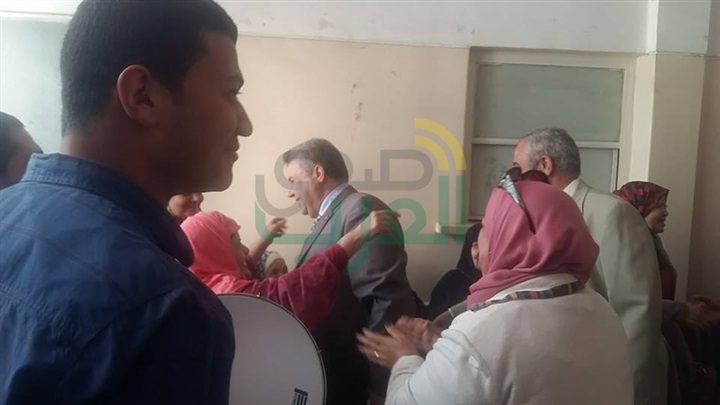رئيس جامعة بنها يزور دار رعاية المسنين