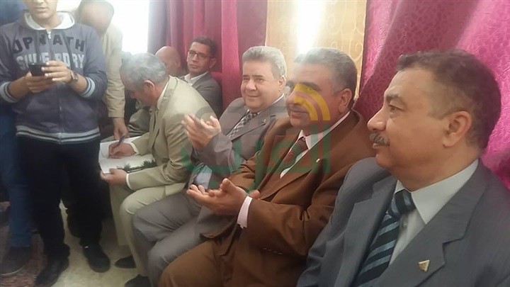 رئيس جامعة بنها يزور دار رعاية المسنين