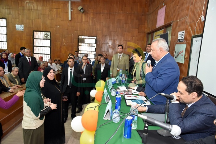محافظ الشرقية ورئيس جامعة الزقازيق يكرمون النماذج المضيئة من ذوي الإعاقة بالجامعة